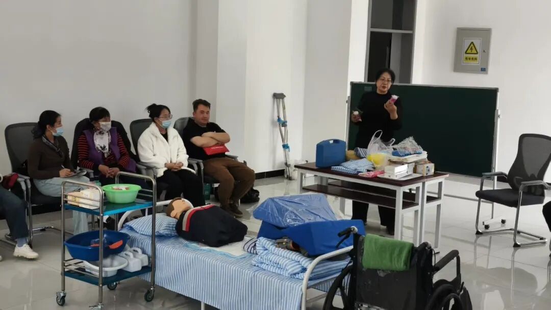新时代新若羌丨养老护理强技能温情守护夕阳红(图4)